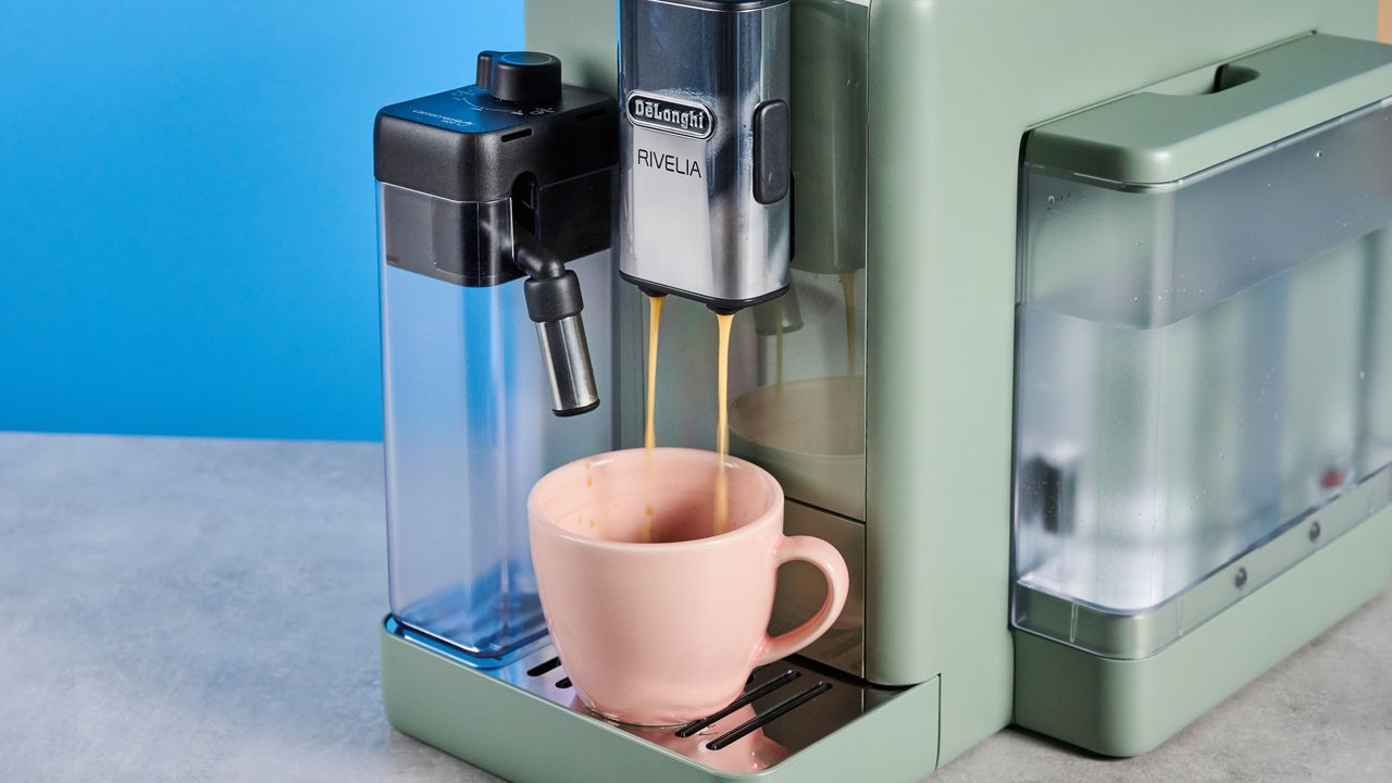 Differences Between Manual and Automatic Espresso Machines