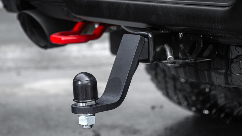Understanding the Challenges of Towing with a Trailer